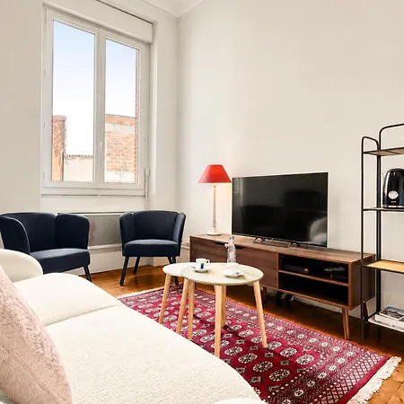 Apartman Confidence - A 400 M Du Metro Jeanne Darc