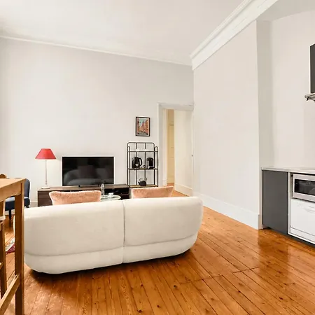Apartament Confidence - A 400 M Du Metro Jeanne Darc